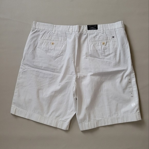 Tommy Hilfiger Men New White Shorts - Picture 2 of 2